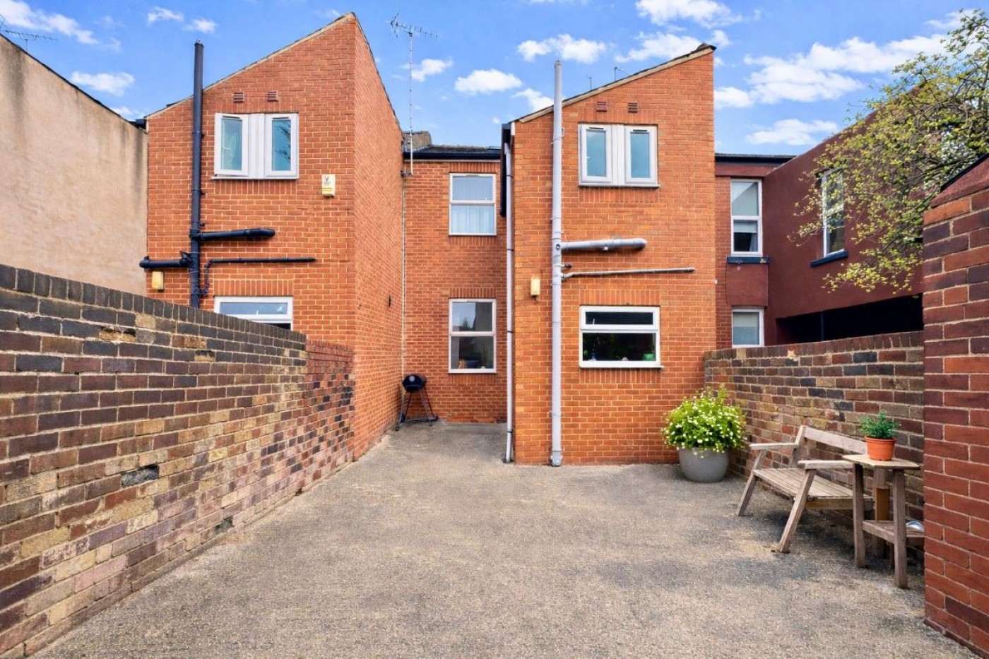 Images for 103 Broomspring Lane