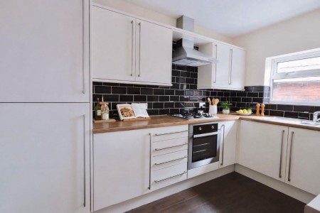 Images for 103 Broomspring Lane