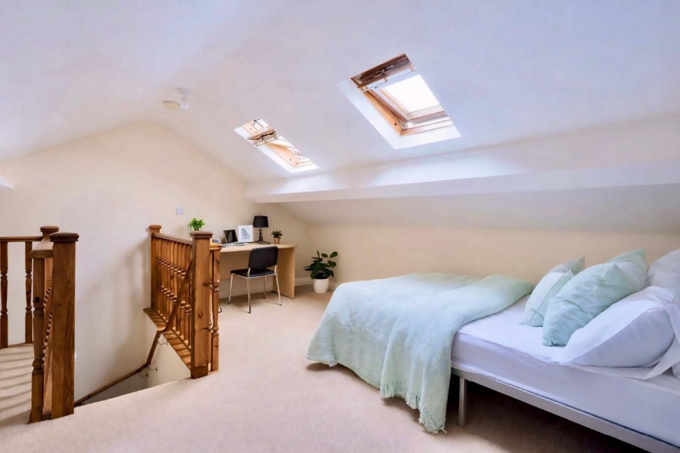 Images for 113 Broomspring Lane