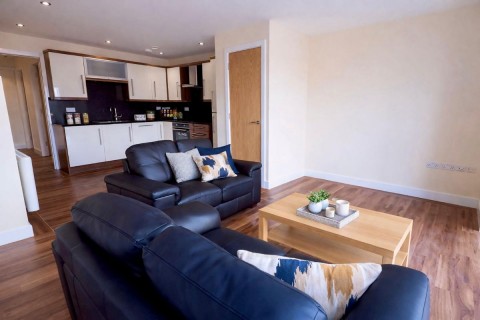 Apt 6 Devonshire Point