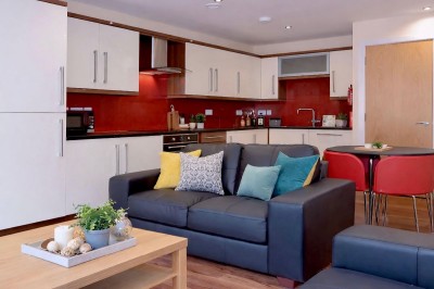 Apt 13 Devonshire Point