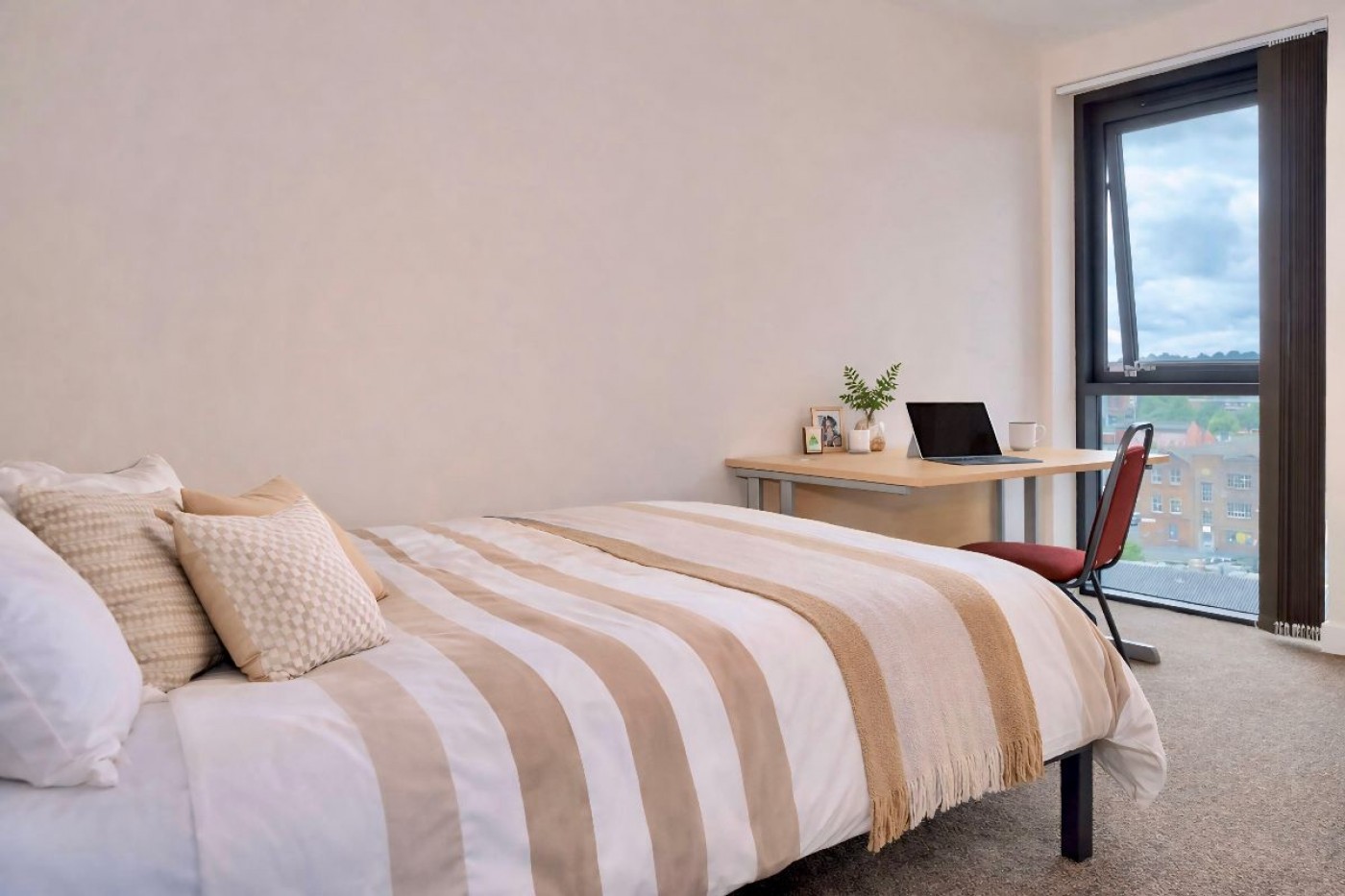 Images for Apt 13 Devonshire Point