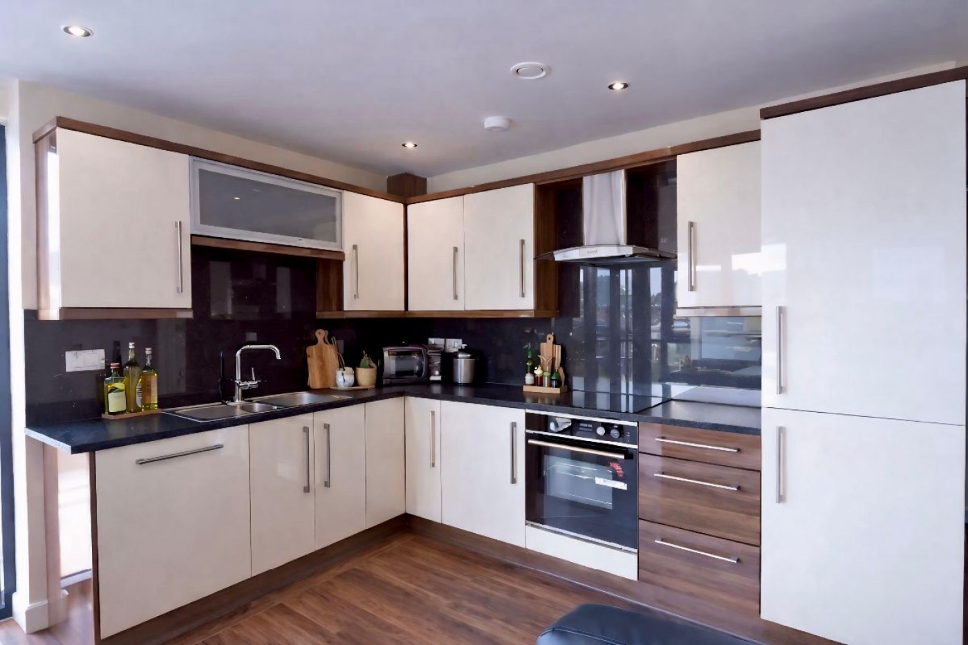 Images for Apt 20 Devonshire Point