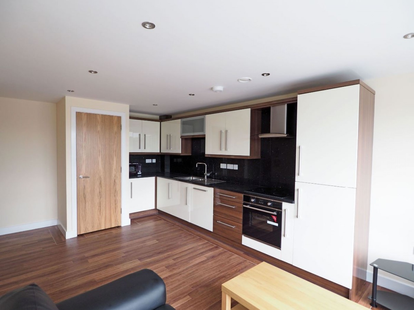 Images for Apt 25 Devonshire Point