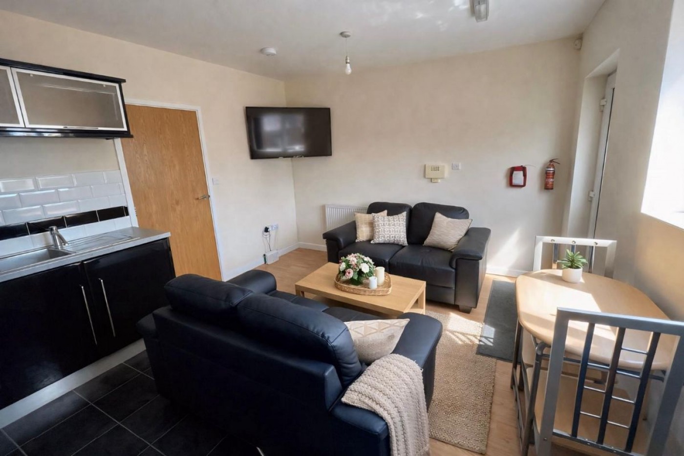 Images for 351a Glossop Road
