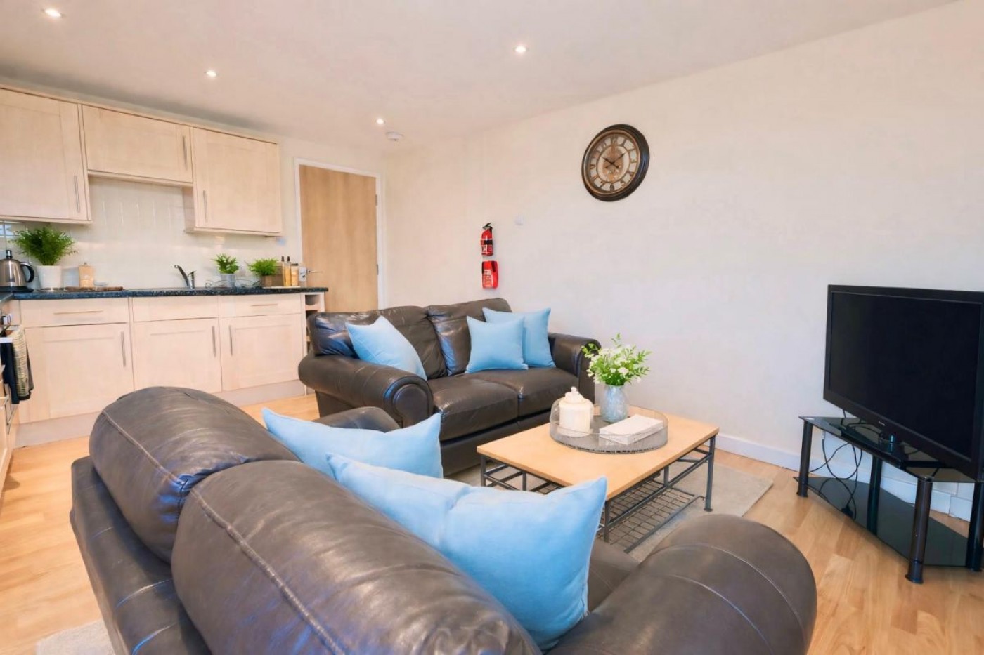 Images for 8 Montgomery Place